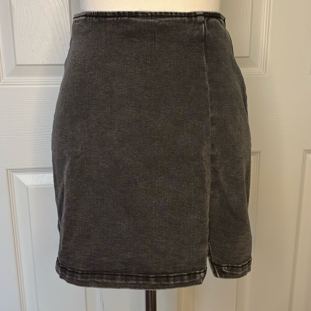 wild fable Charcoal Black Mini Skirt with Front Slit